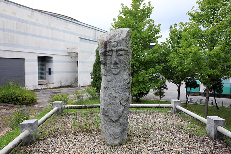 忠信里石长丞（民俗文化财101号）