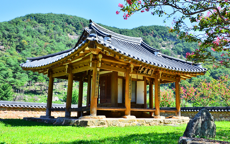 龟岩亭（文化财资料131号）