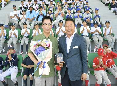 순창군, 대한유소년야구연맹 이상근 회장에 감사패 수여